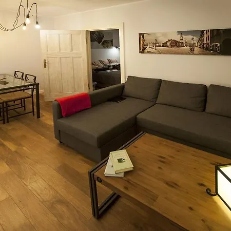 Very Berry - K Jadwigi 58 - Old Apartment, Self Check In 24h! Apartman *